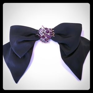 Womans Bow Tie Pin, Brooch.